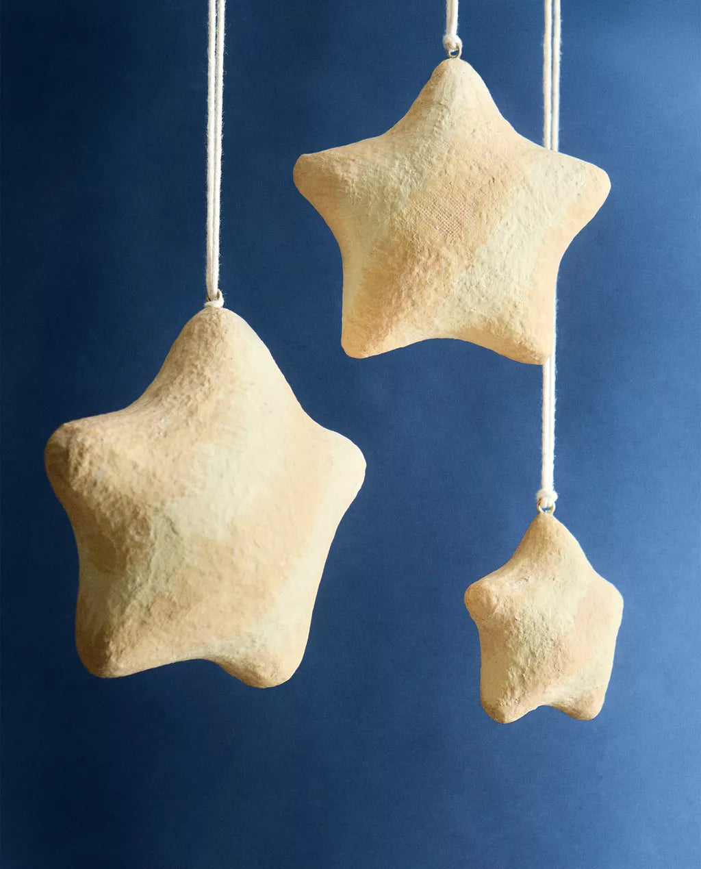 ESTRELLAS COLGANTES