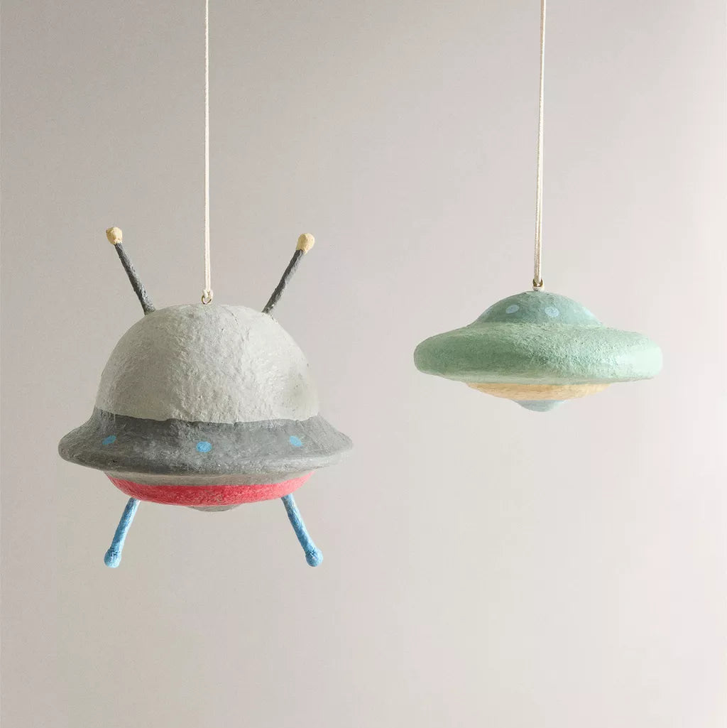 PLATOS VOLADORES COLGANTES