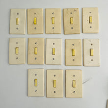 Cargar imagen en el visor de la galería, KIT TAPAS DE LUZ CON INTERRUPTOR
