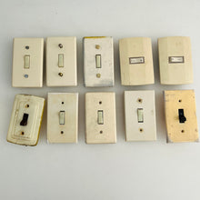 Cargar imagen en el visor de la galería, KIT TAPAS DE LUZ CON INTERRUPTOR

