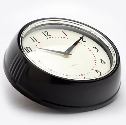 RELOJ VINTAGE NEGRO